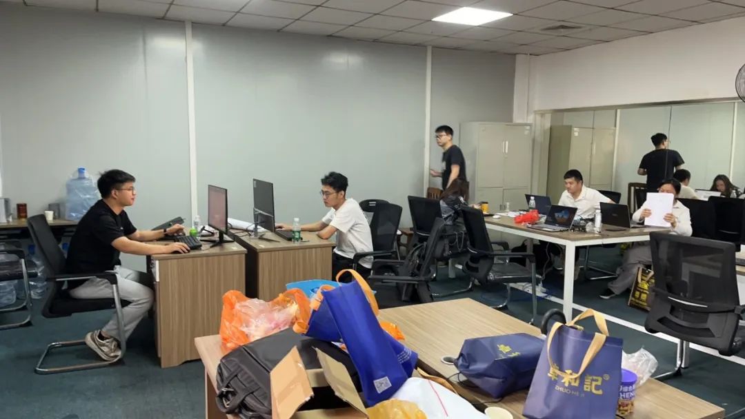 《致敬，，，，，，奋斗的青春》